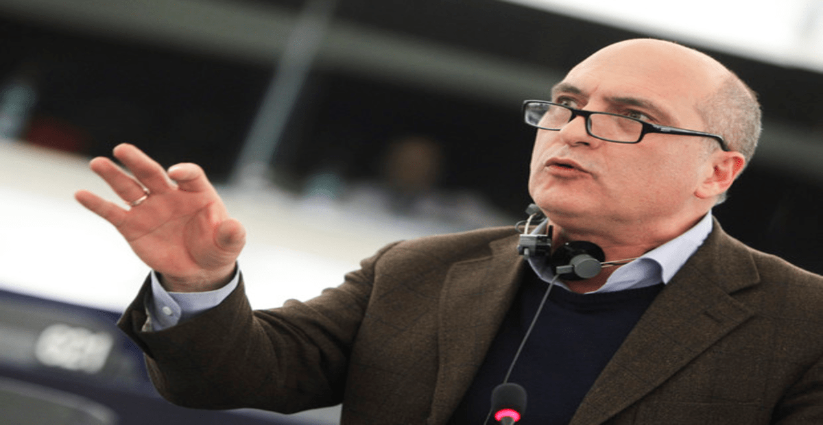 Amministrative a Napoli: Cozzolino parla da Candidato Sindaco e sprona il PD