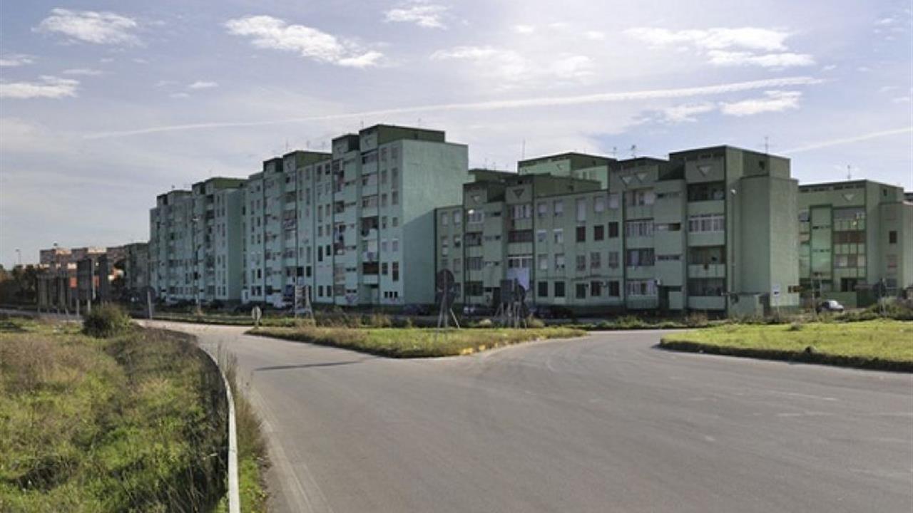 Caivano: Cumuli di rifiuti speciali alle spalle del Parco Verde, si indaga su sversamento abusivo da parte di professionisti