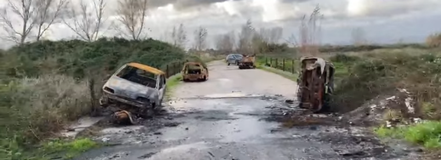 Afragola, la Denuncia di Borrelli: Scoperto cimitero di auto