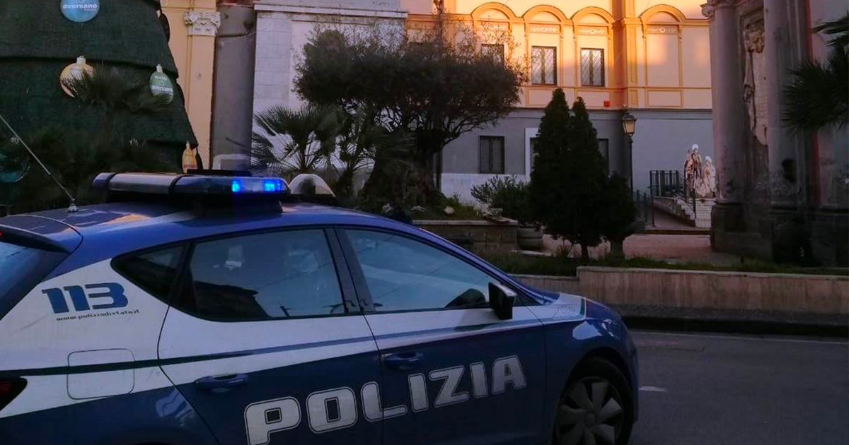 Frattamaggiore: Inseguimento con la Polizia dopo un furto d’auto, arrestato 32enne