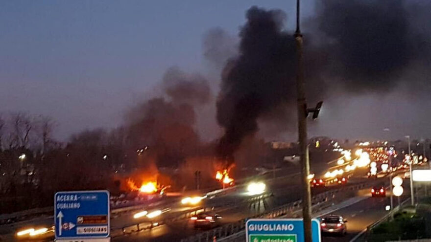 Giugliano: Due roghi tossici in poche ore, la “Terra dei Fuochi” continua a bruciare