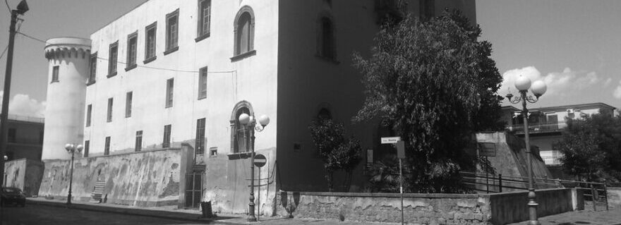 Caivano, rapinata farmacia in pieno centro, preso tutto l’incasso