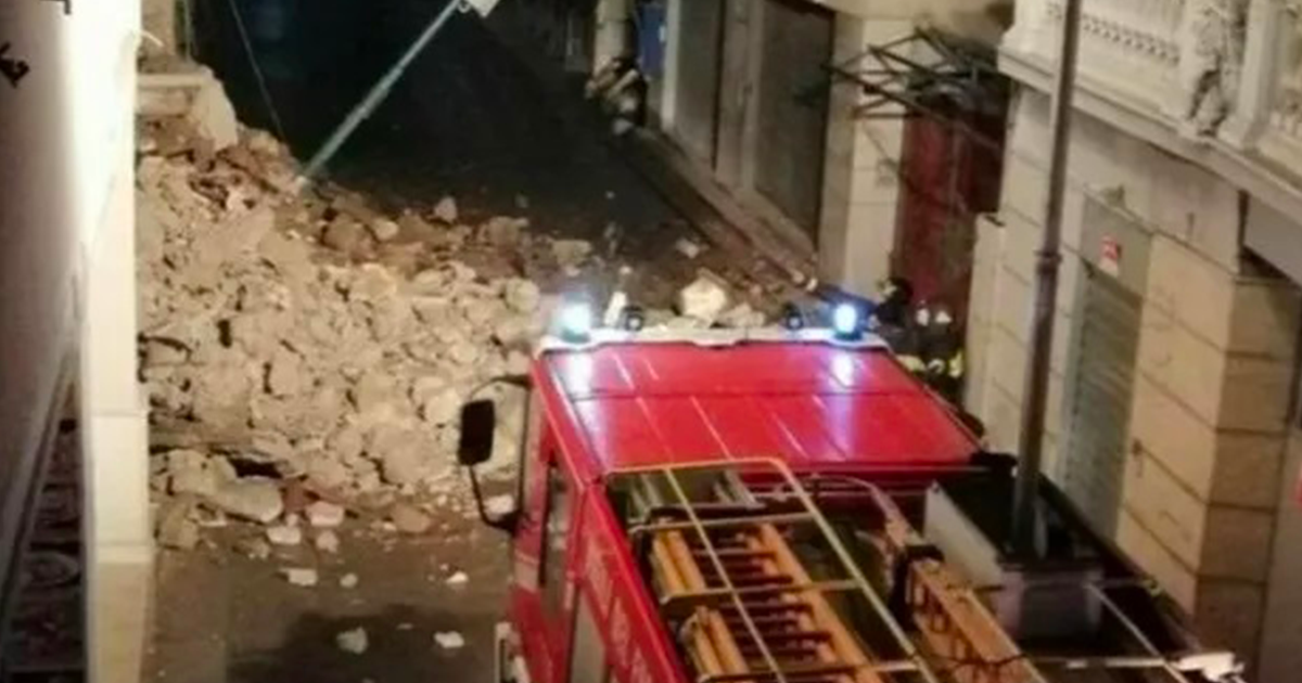 Gricignano di Aversa, crolla nella notte il Palazzo Buonanno