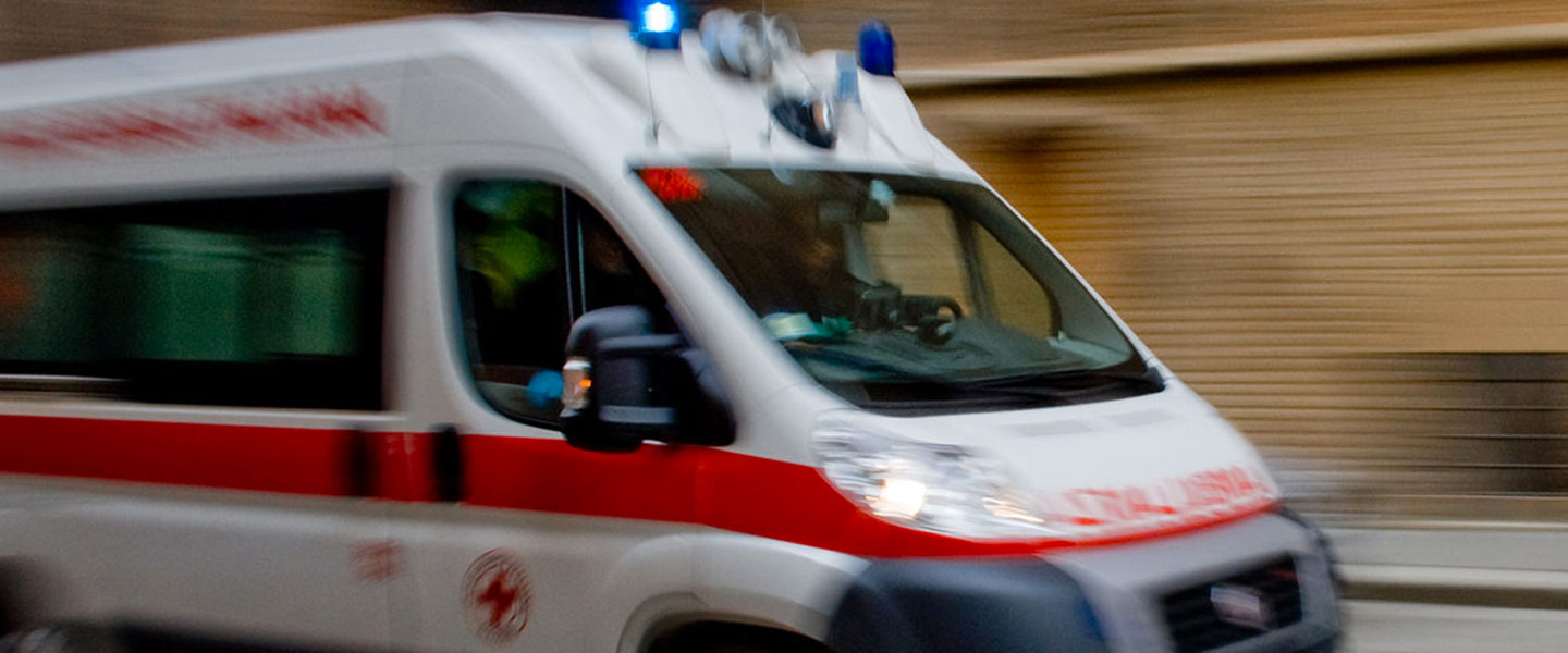 Capodrise: Un uomo precipita dal quarto piano, gravi le sue condizioni in ospedale