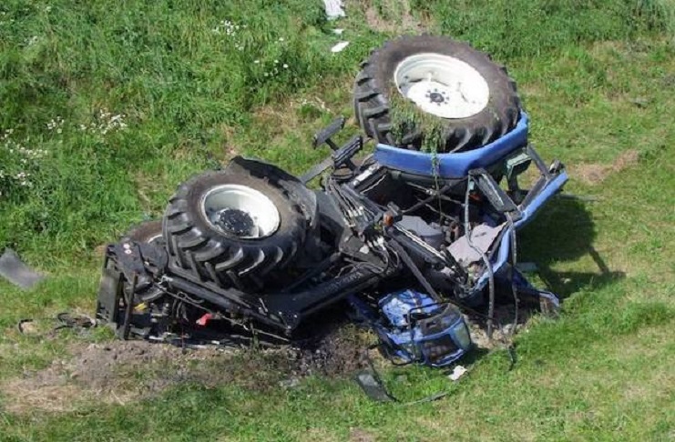 Morto contadino schiacciato dal trattore