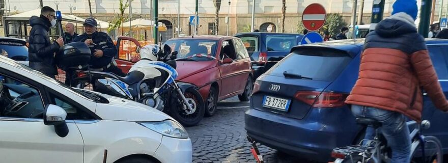 Napoli Piazza CarloIII Donna Morta