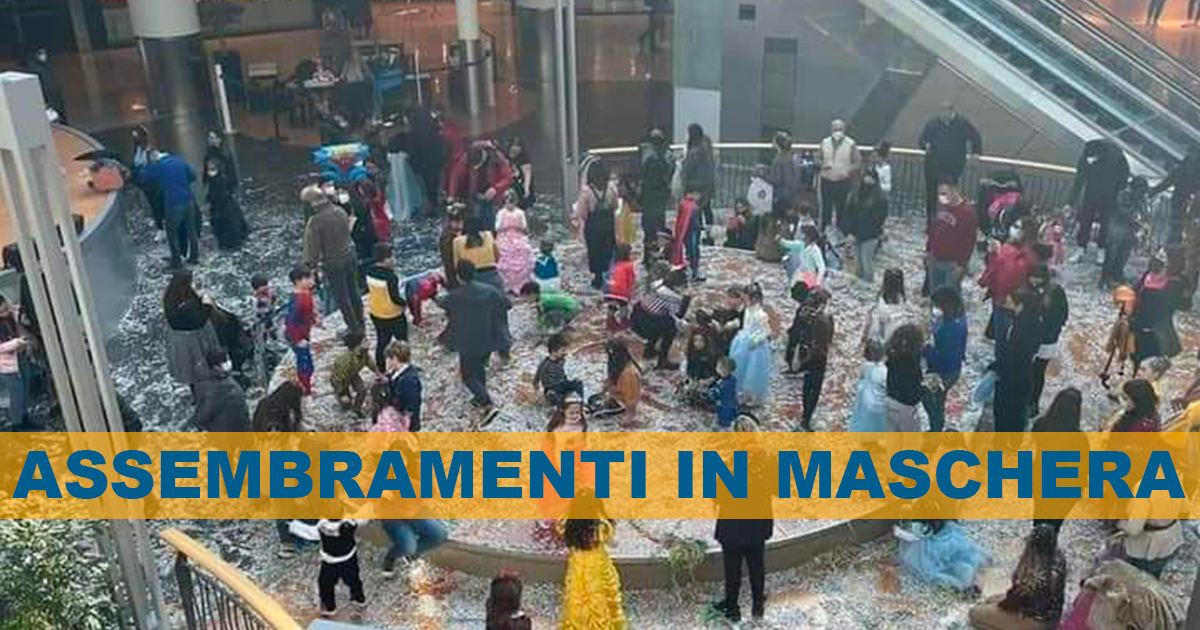 Assembramenti in maschera: Indignazione sul web per la festa del Centro Commerciale Campania