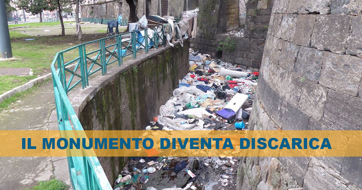 Napoli nel degrado: Torri Aragonesi si trasformano in discarica