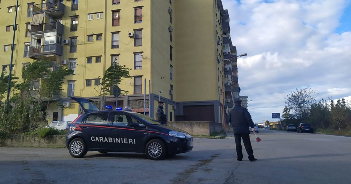 Arzano: Blitz dei Carabinieri nella villa abusiva di un ras della 167