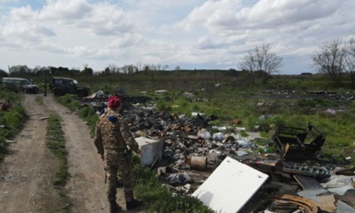 “Terra dei Fuochi”: Scoperti nuovi siti di sversamento illecito dei rifiuti