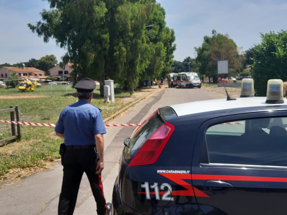 Sparatoria Ardea (Roma) si aggrava il bilancio: un anziano e due bambini morti