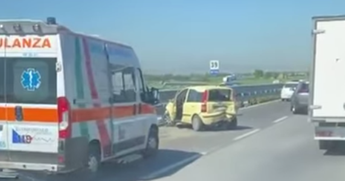 Incidente a catena sulla Nola – Villa Literno, cinque auto coinvolte