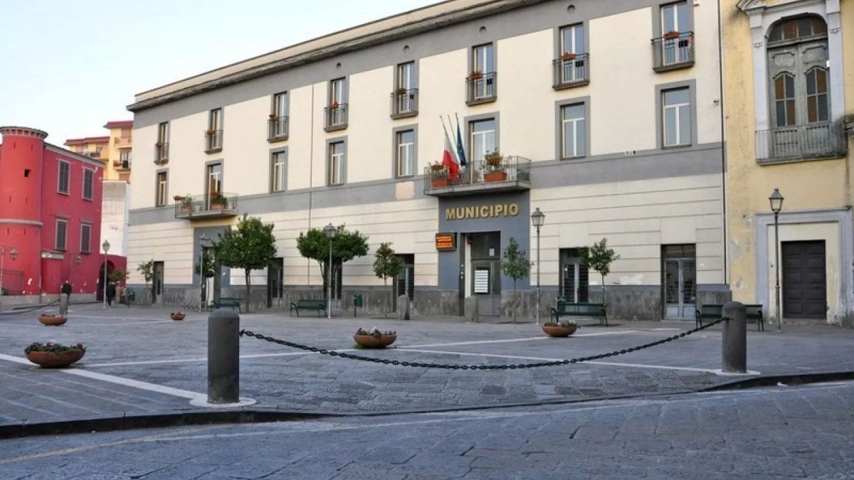 Pomigliano: Scontro su ZTL e sequestri