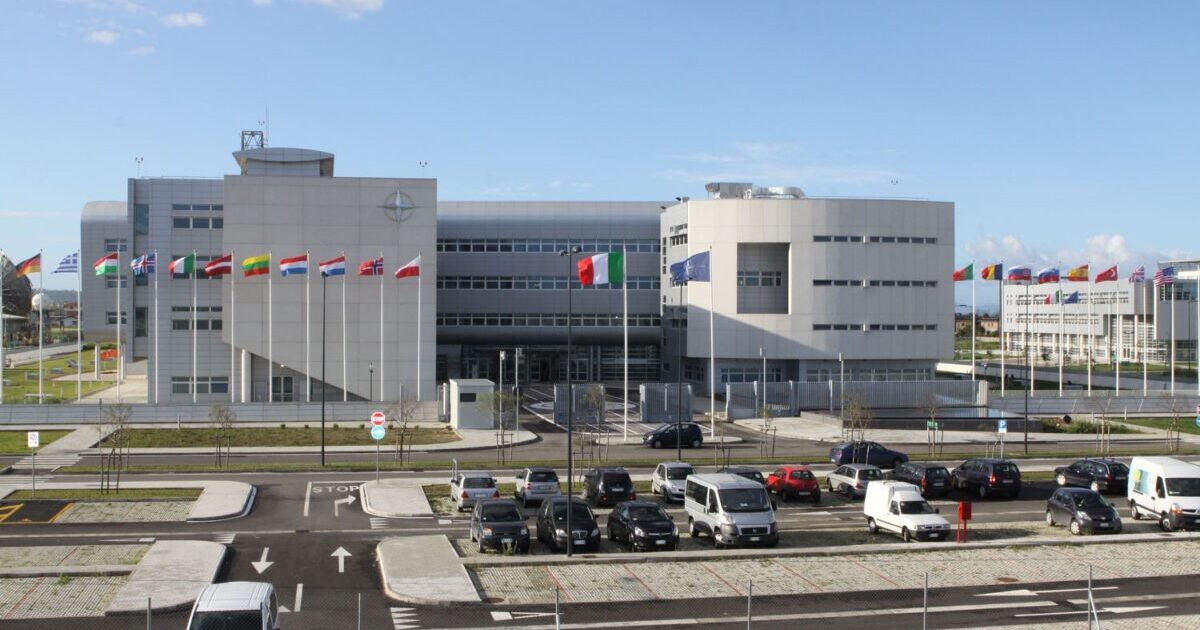 Americani in fuga da Lago Patria: rapine, furti e incendi tossici