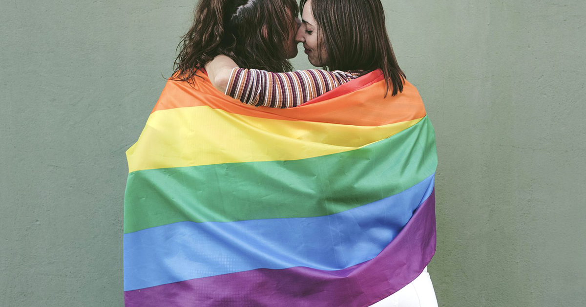 Aggressione omofoba a Salerno: una ragazza perde due denti