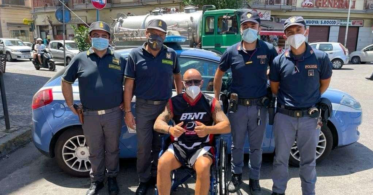 Frattamaggiore: Torna a casa l’assistente capo Antonio Alborino, l’agente ferito durante i festeggiamenti degli Europei