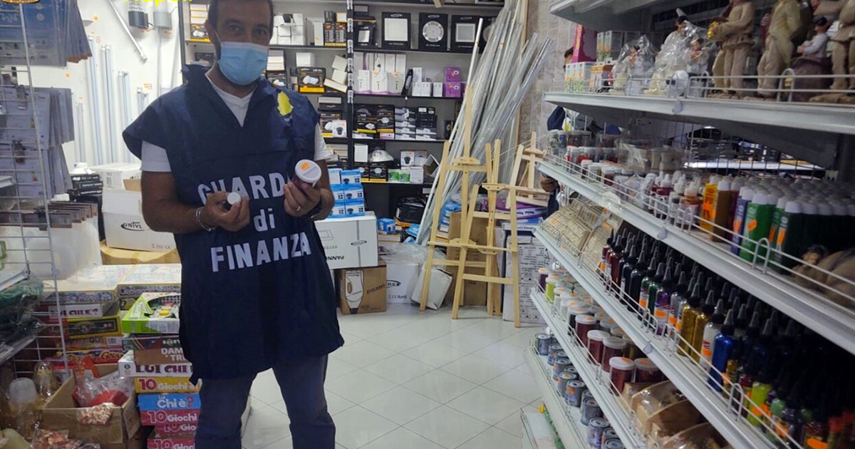 Cardito: la Guardia di Finanza sequestra 100mila articoli in un emporio cinese