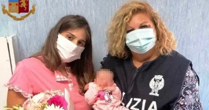 Castellammare: Partorisce in casa aiutata dai poliziotti
