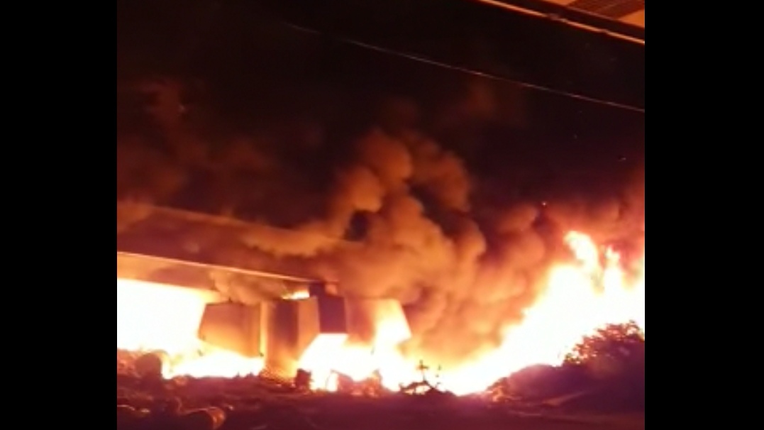 Rogo tossico nell’area est di Napoli