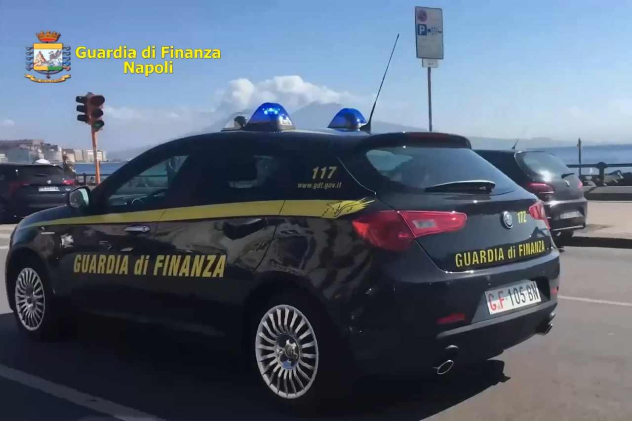 Colpo della Guardia di finanza al clan Mallardo: Confiscati case e terreni per oltre 17 milioni di euro