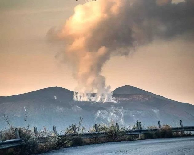 Segnali di risveglio dall’Isola di Vulcano: “Valori fuori norma”. La Protezione Civile aumenta il grado d’allerta
