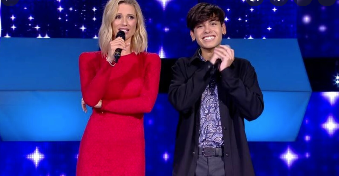 Vincenzo Cantiello, ragazzo prodigio di Sant’Arpino, continua da incantare ad “All together now”