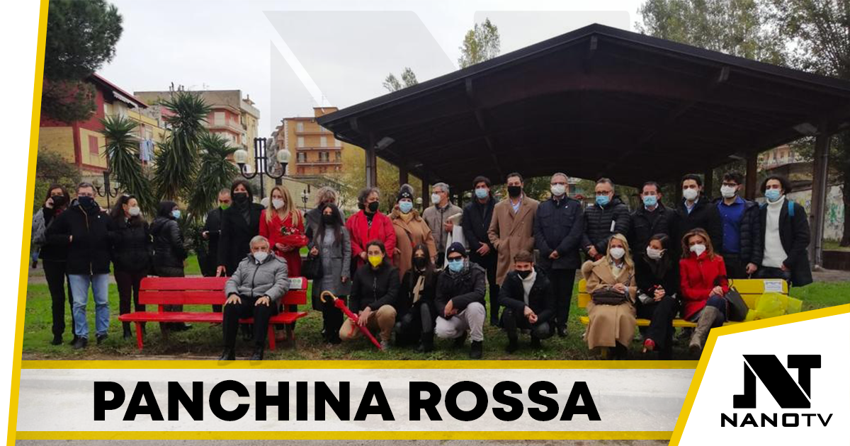 Casoria: inaugurata panchina rossa, simbolo della lotta contro la violenza sulle donne