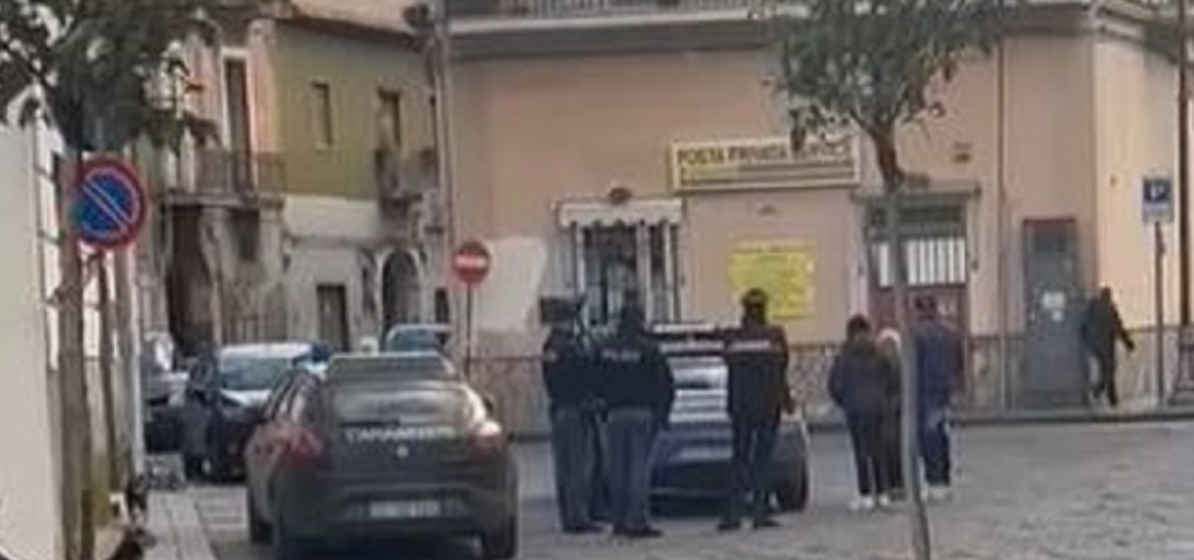 Tensione e paura nel casertano: minaccia di togliersi la vita facendo esplodere bombola a gas