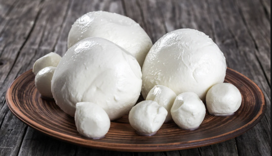 Maxi rincaro del prezzo della mozzarella campana. Raimondo: “le imprese rischiano di fallire”