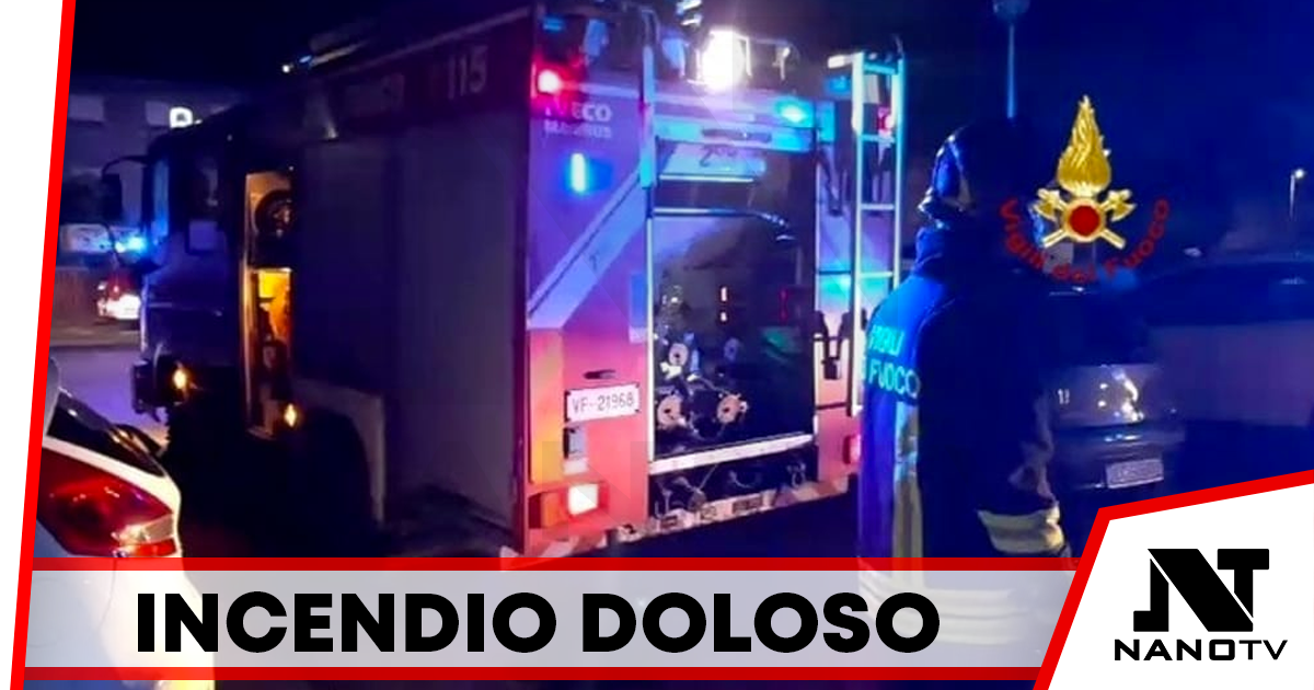 Acerra: incendiata agenzia immobiliare