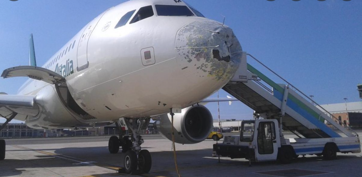 Capodichino: Attimi di paura per i passeggeri di un volo della Blue Air, incidente in pista