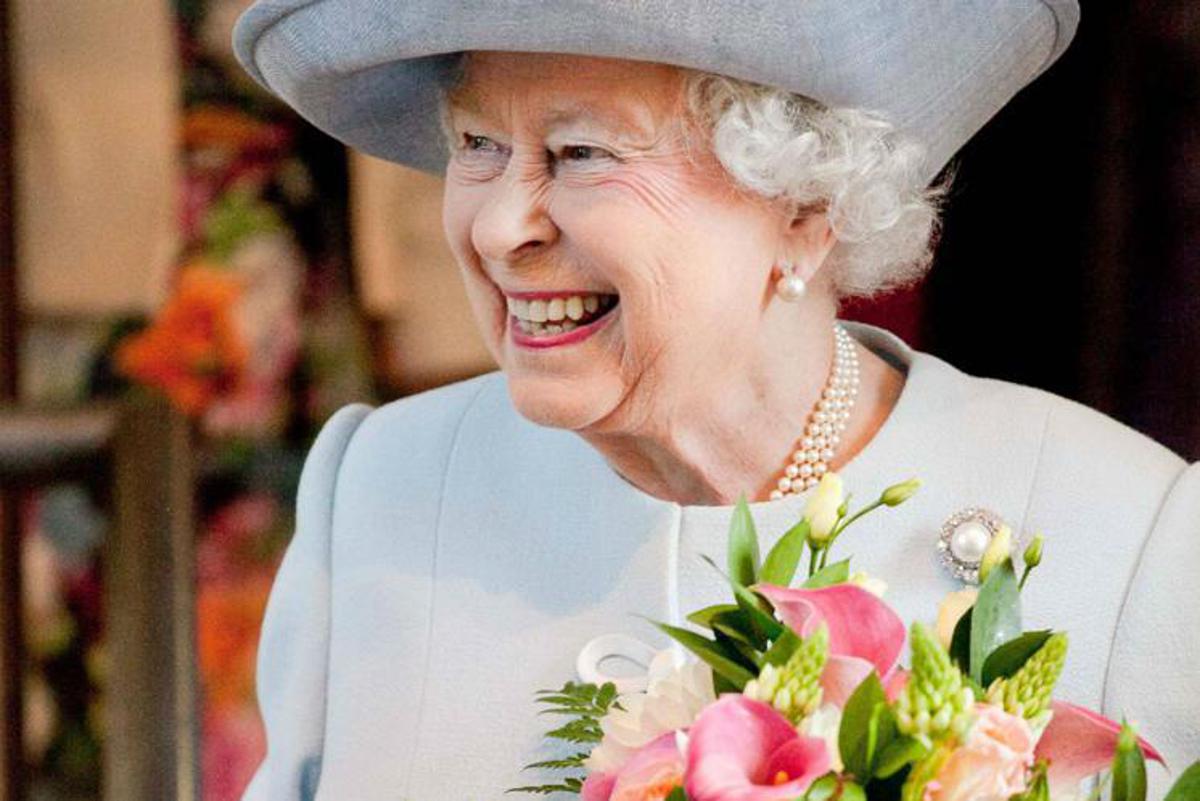 “ Il Giubileo di Platino della Queen Mum, icona fashion (ma sempre regale) “