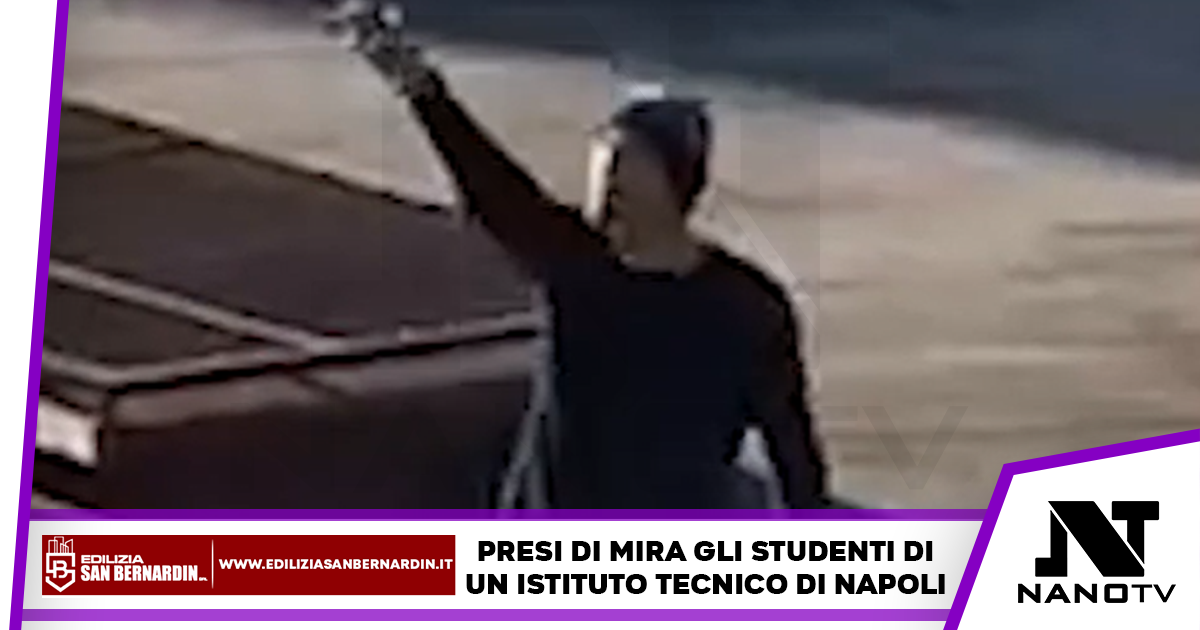 Minaccia gli studenti in una scuola armato di pistola