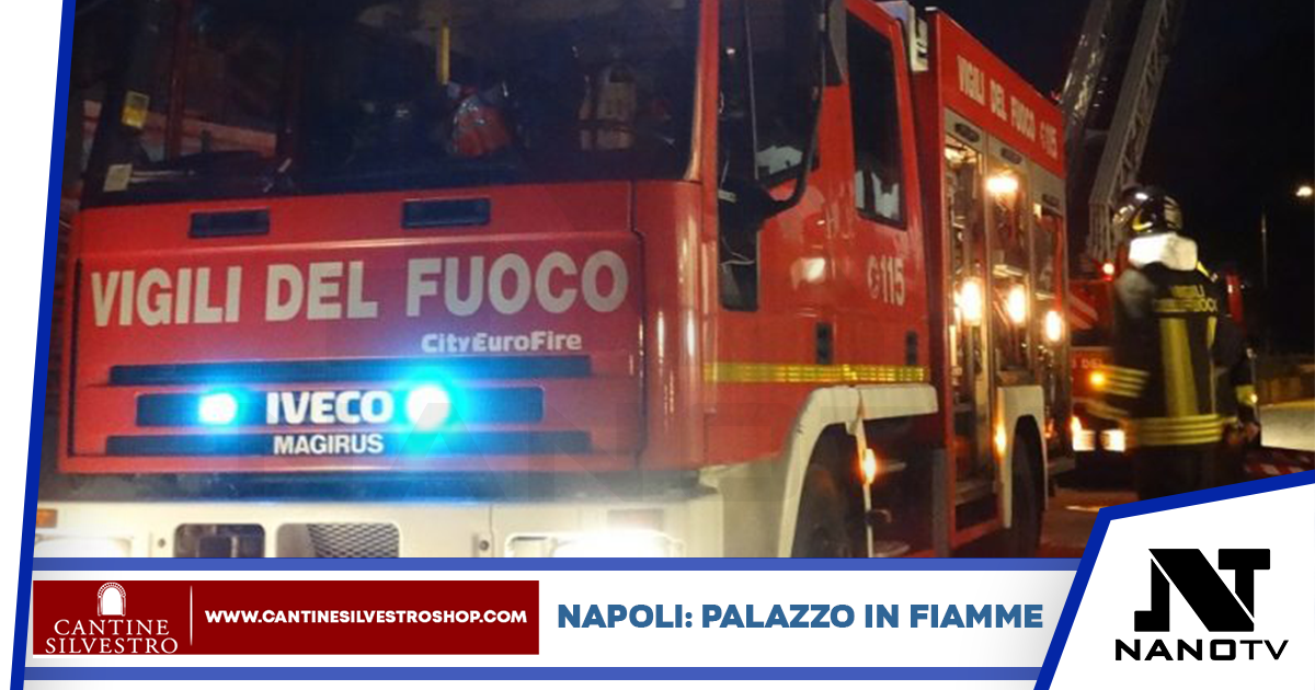 30 residenti evacuati da un palazzo in fiamme a Napoli