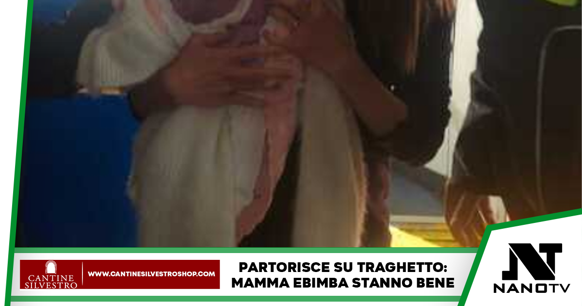 Una donna partorisce su un traghetto