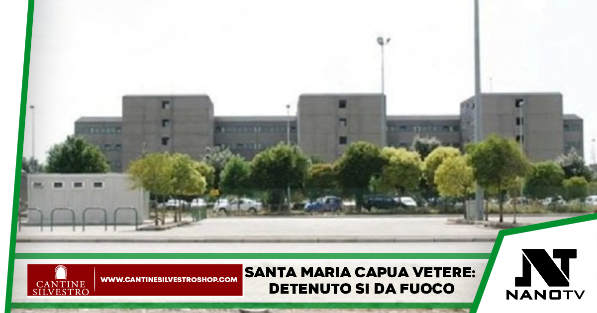 Santa Maria Capua Vetere: Detenuto si da fuoco