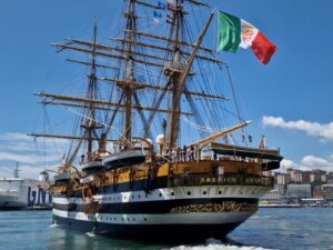 La vespucci la piu bella nave al mondo, parte da Genova e fa 2 anni in giro per il mondo 