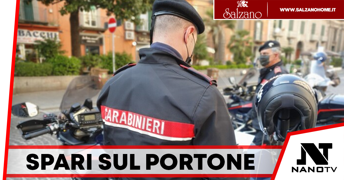 Spari a Pianura contro un portone, nessuno ferito
