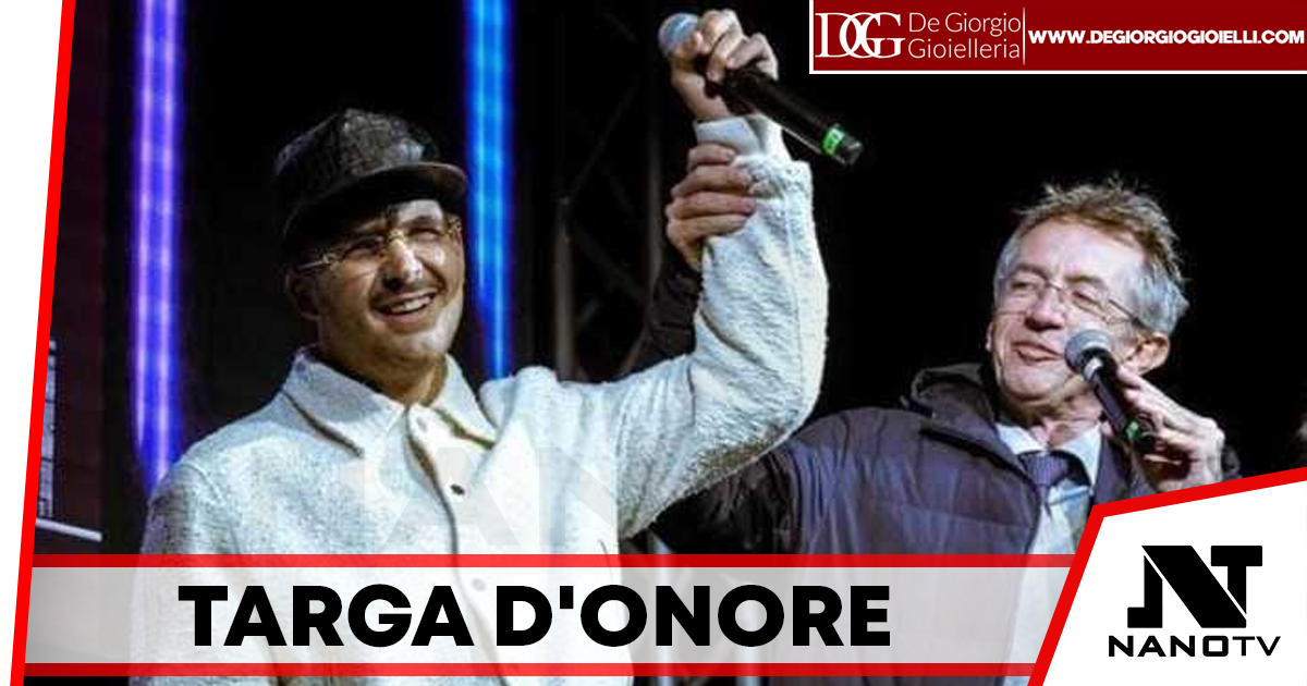 Il sindaco Manfredi onora Geolier con una targa per il successo a Sanremo 2024