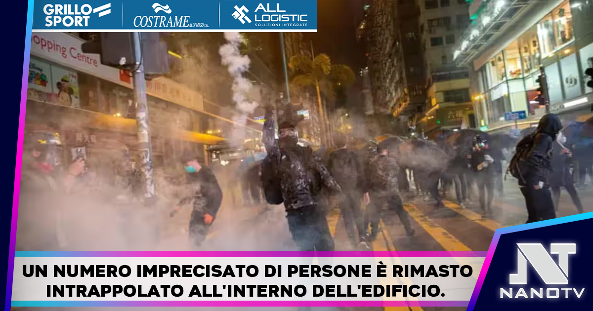 Cina, incendio in un centro commerciale: almeno 16 morti