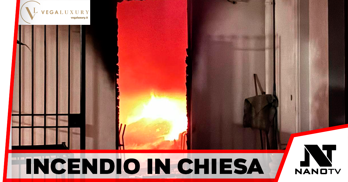 Incendio in chiesa, c’è un ferito. Panico sull’isola