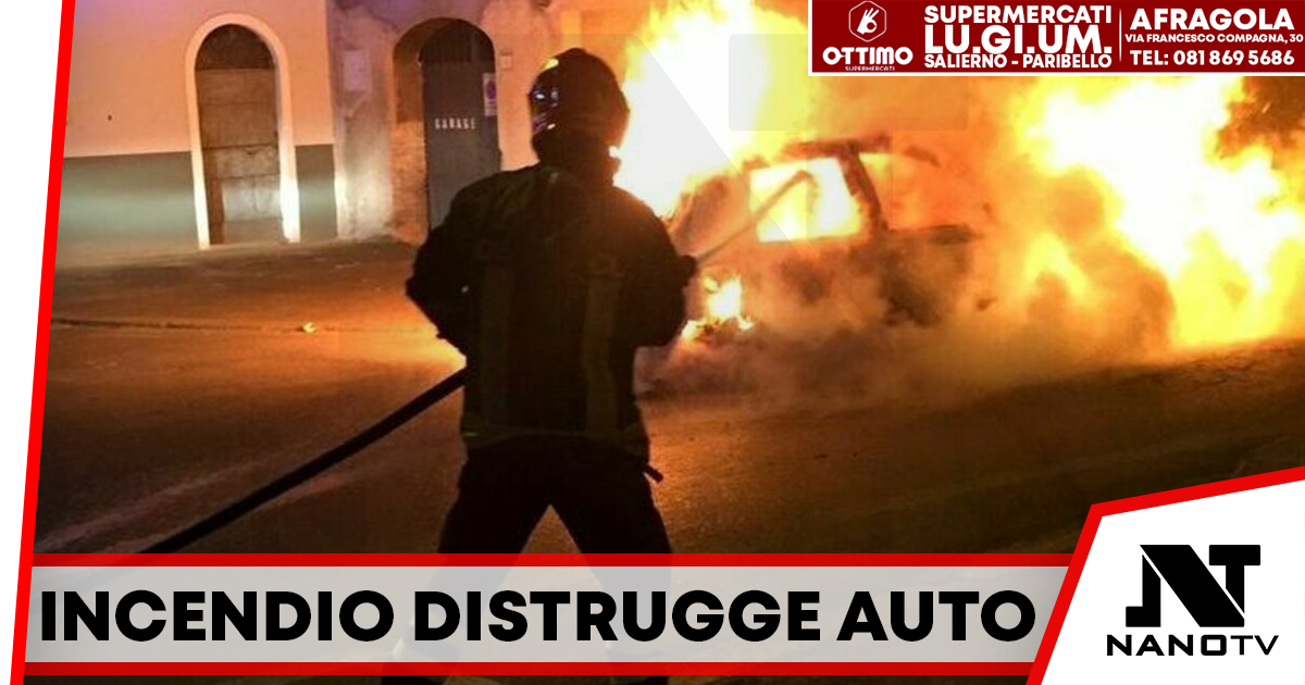 Incendio distrugge quattro auto in una concessionaria lungo la Circumvallazione