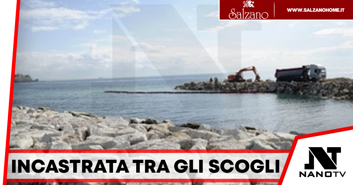 Turista rimane incastrata tra gli scogli al lido Mappatella: soccorsa all’alba a Napoli