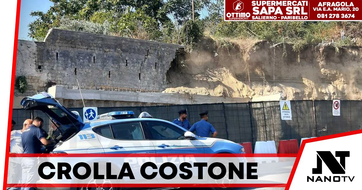 Boato a Fuorigrotta: crolla costone in via Caravaggio, mezzi meccanici sepolti