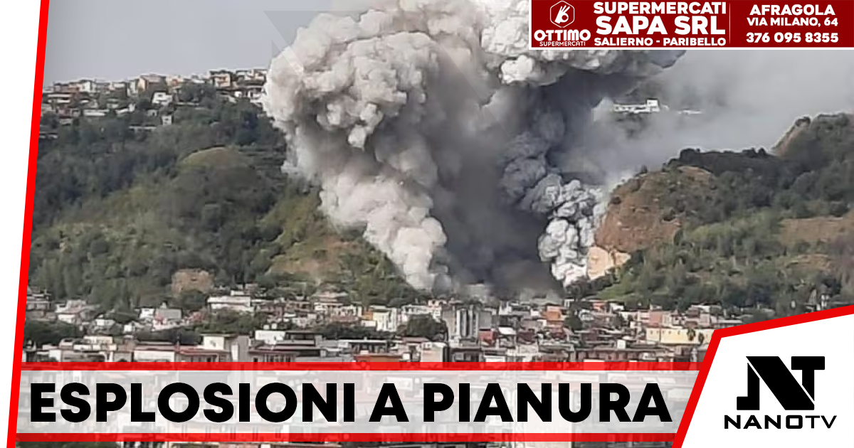Napoli, esplosioni a Pianura: colonna di fumo visibile in tutta la zona