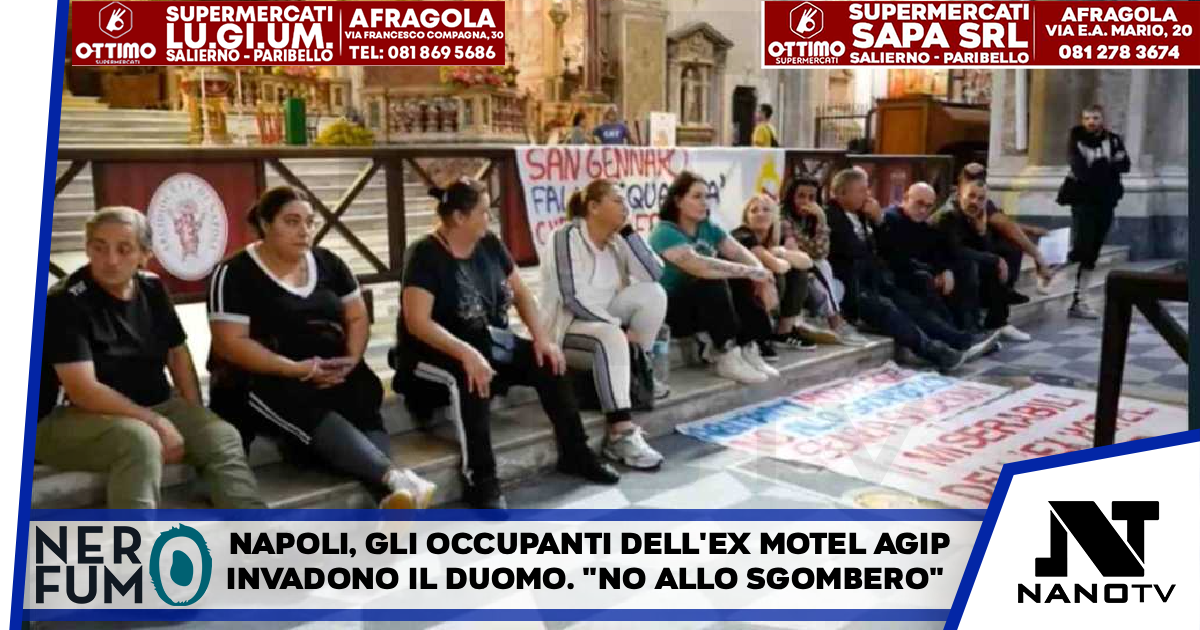 Napoli, gli occupanti dell’ex Motel Agip invadono il Duomo: “No allo sgombero”