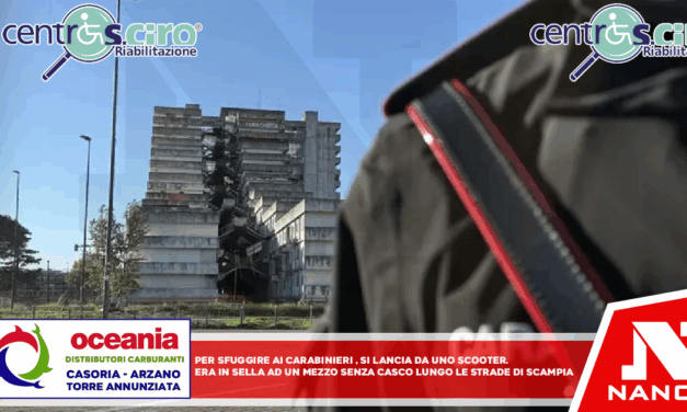 Per sfuggire ai Carabinieri si lancia da uno scooter in corsa Era in sella ad un mezzo senza casco lungo le strade di Scampia