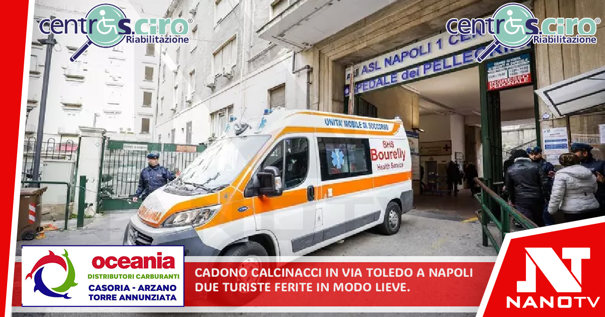 Cadono calcinacci in via Toledo a Napoli, due turiste ferite in modo lieve Paura tra la folla in strada. Borrelli, “tragedia sfiorata”