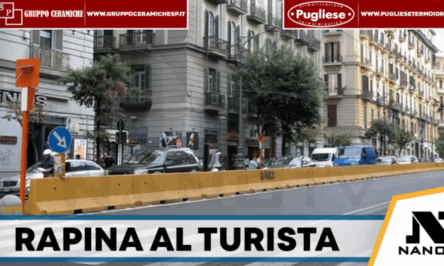 Corso Umberto I, rapina a un turista: arrestato 18enne dalla Polizia di Stato