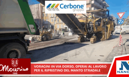 Voragini in Via Dorso, operai al lavoro per il ripristino del manto stradale